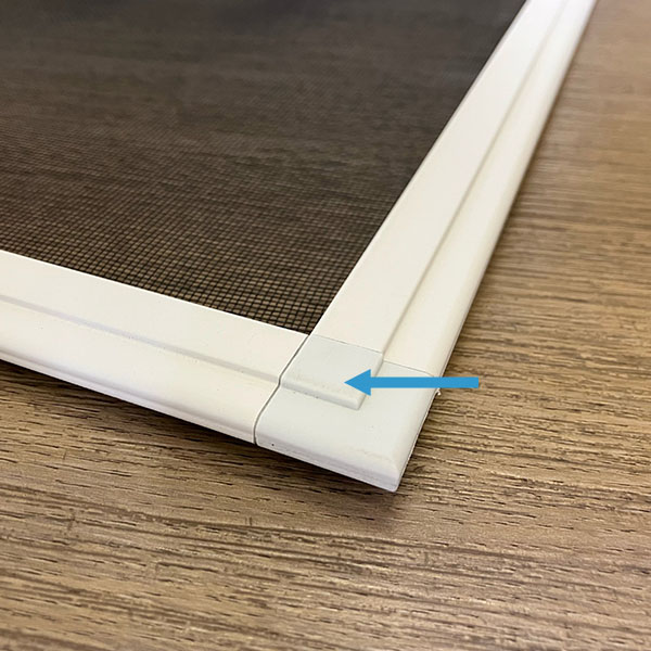 Aluminium frame with plastic corner joins